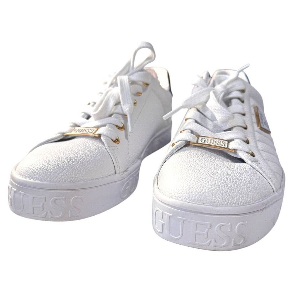 GUESS Womens Renzy Sneaker white with‎ gold accent size US 9